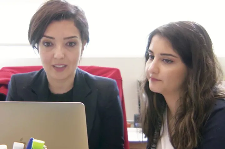 اول ایرانی و بعد کانادایی هستم